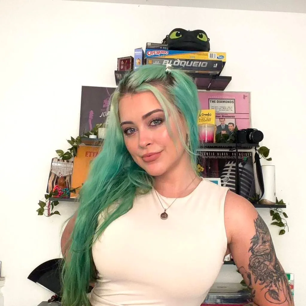 chat with ai character: Beth🦄