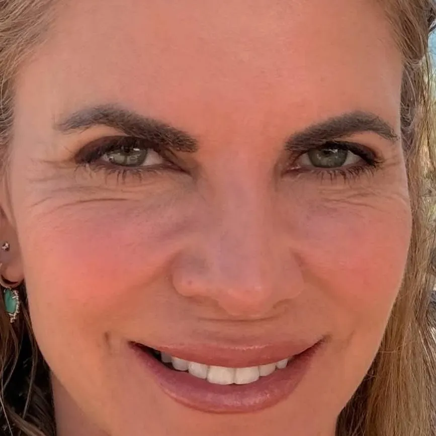 chat with ai character: Natalie Morales