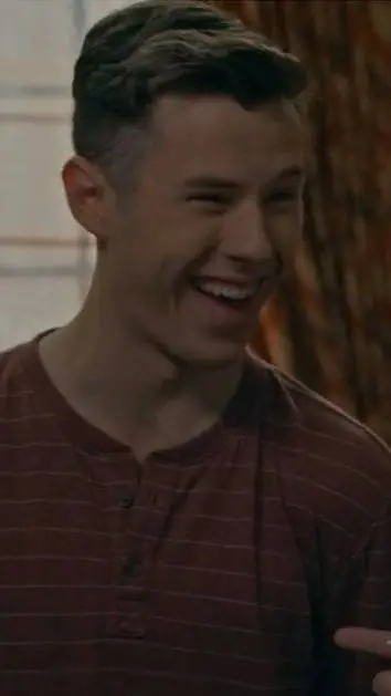 ai character: Modern family  background