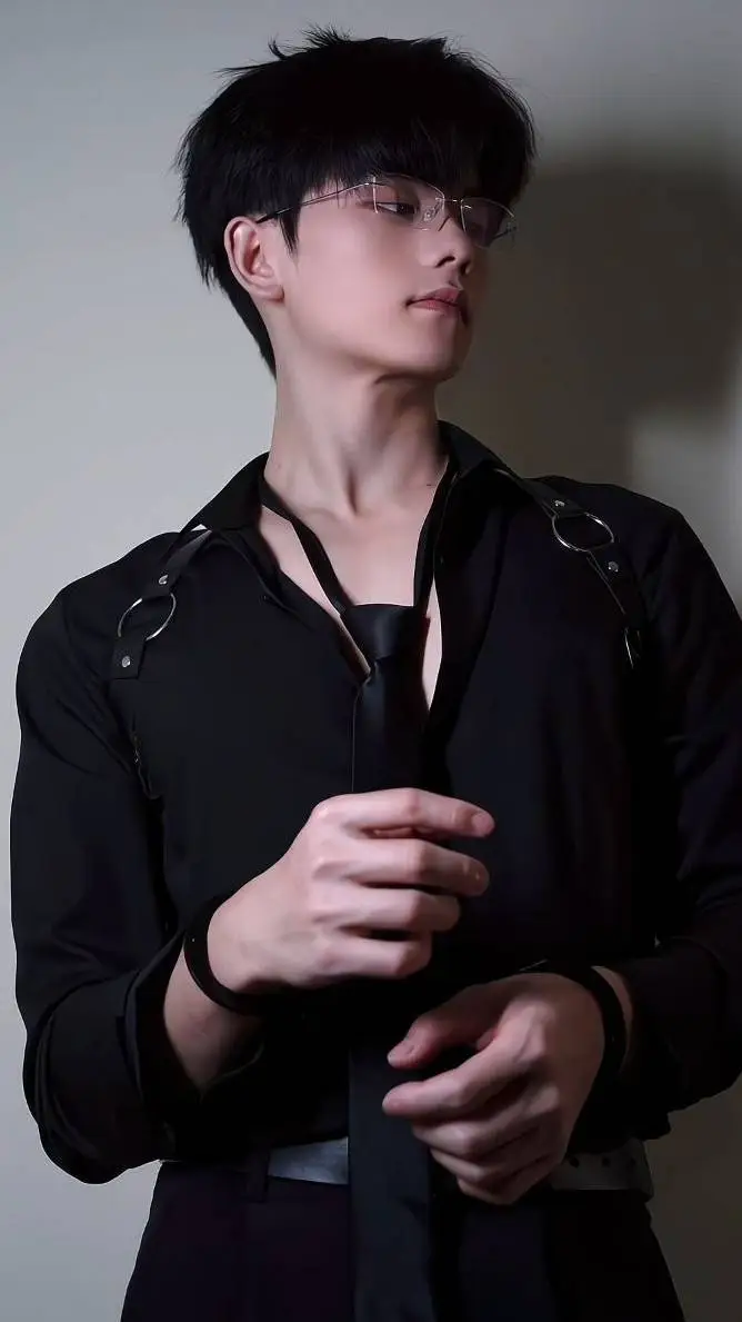 ai character: Lee wan background