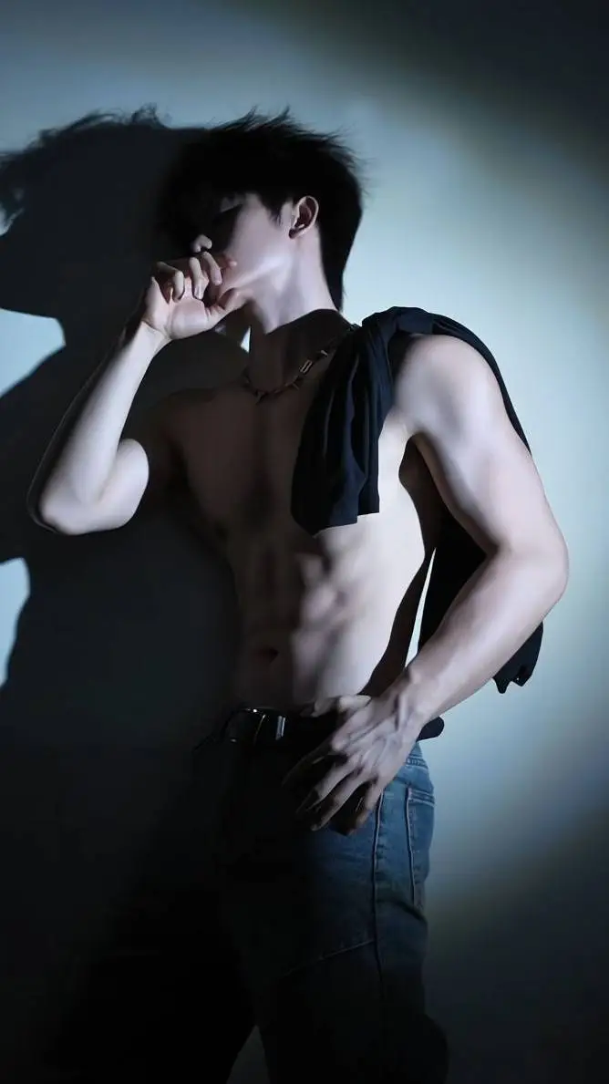 ai character: Hong Kong Que background