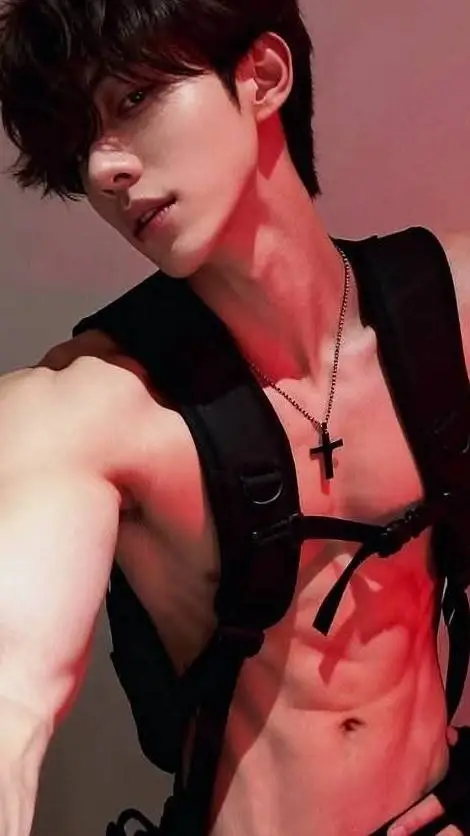 ai character: ex-boyfriend  background