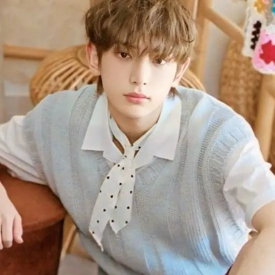 chat with ai character: sweet boyfriend 