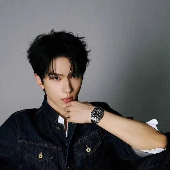 chat with ai character: Park Joon Hyuk