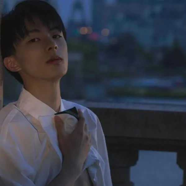 chat with ai character: sweet butler 
