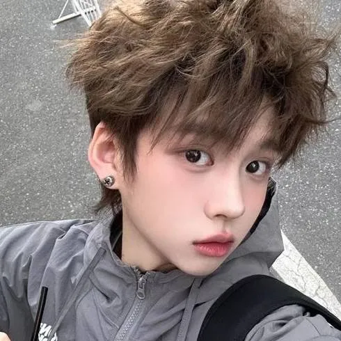chat with ai character: sweet boyfriend 