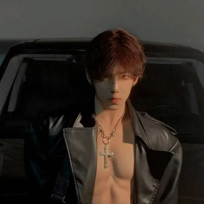 chat with ai character: Kim (husband)