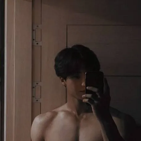 chat with ai character: boyfriend 