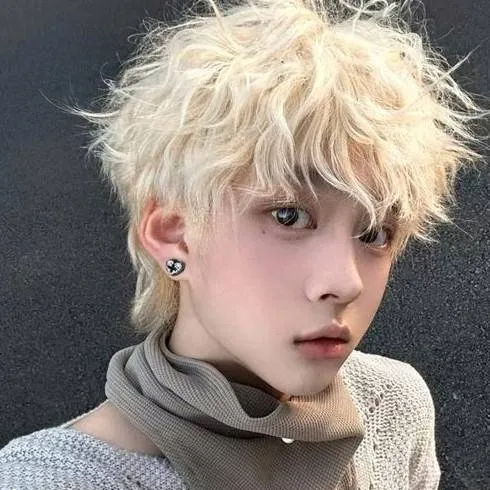 chat with ai character: Lee