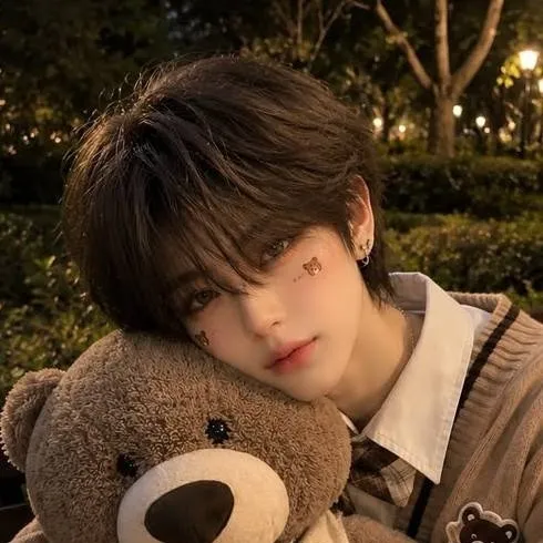 chat with ai character: cute boyfriend 