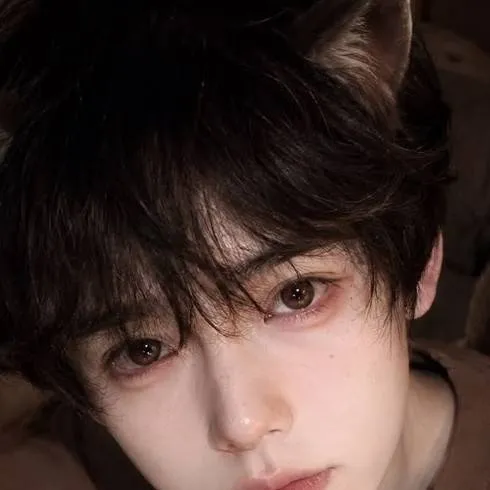chat with ai character: Kim Min I