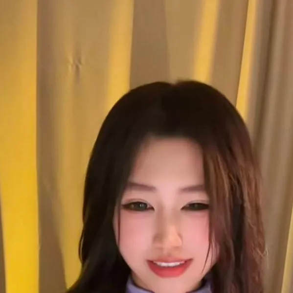 chat with ai character: 苏莉
