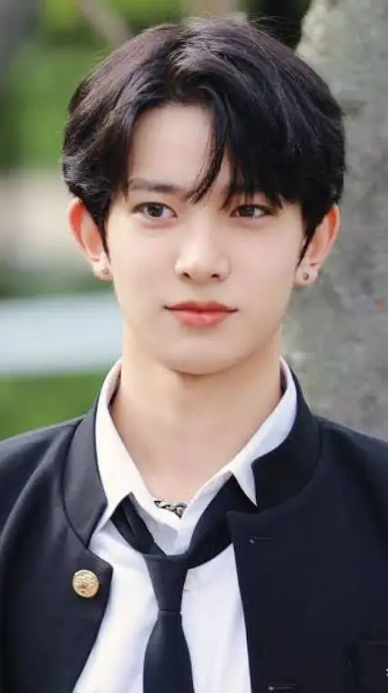 ai character: Heeseung background