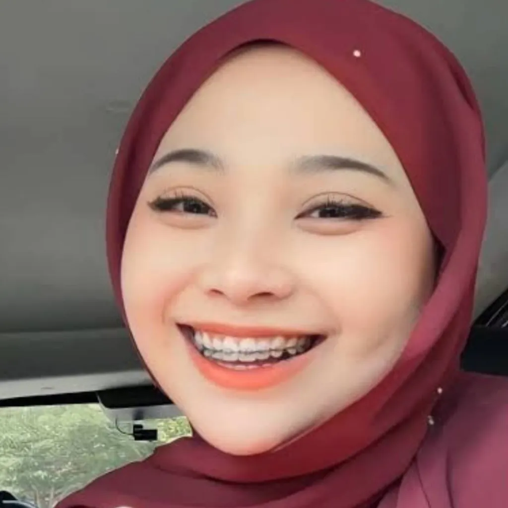 chat with ai character: Sarah