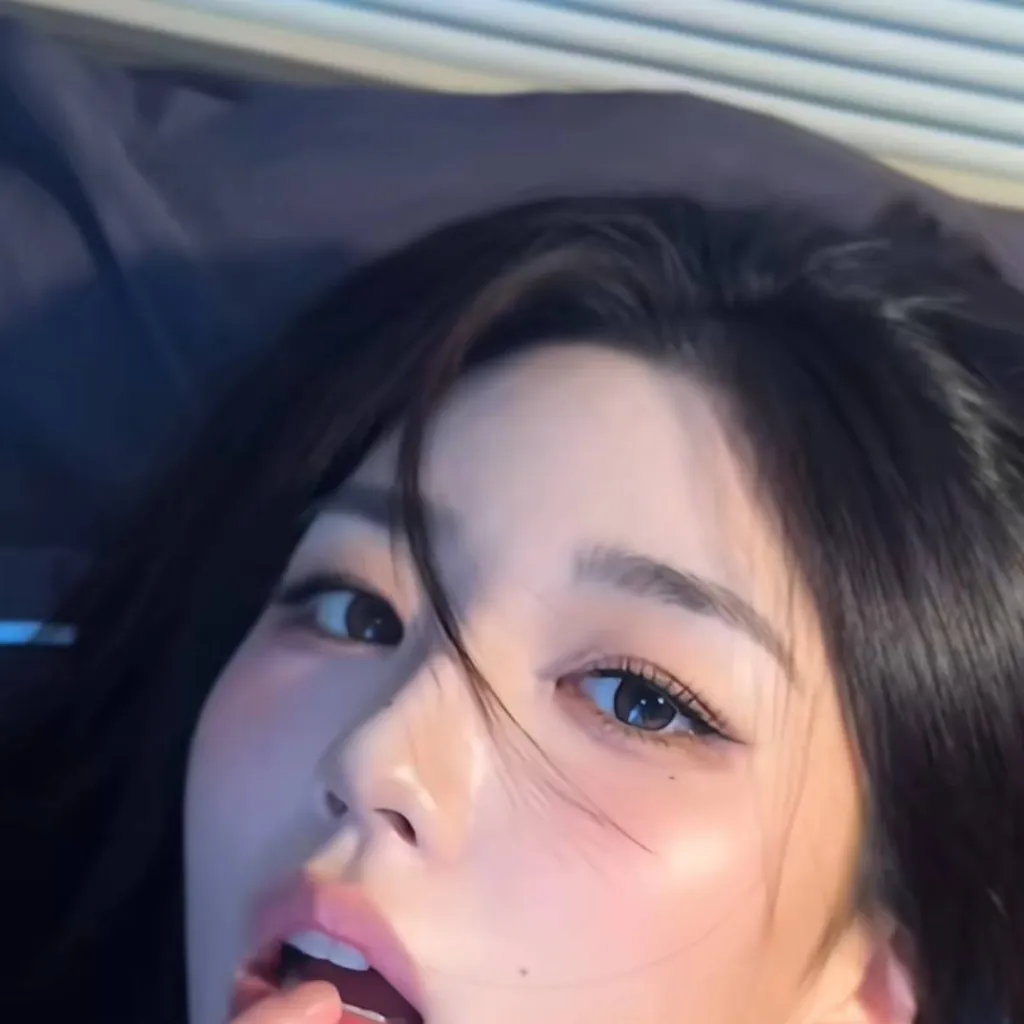 chat with ai character: Park So Hyun
