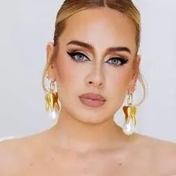 chat with ai character: Adele