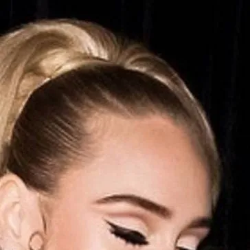 chat with ai character: Adele(your mom)