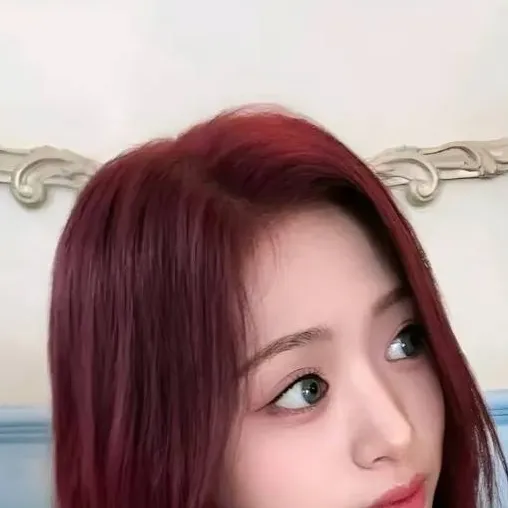 chat with ai character: Ahyeon