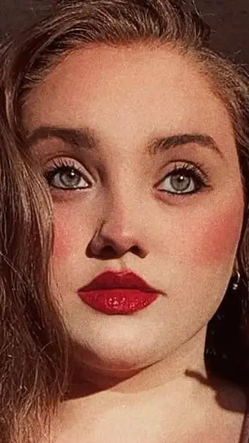 ai character: Lorna Smith background