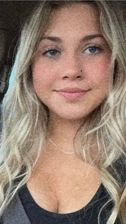 ai character: Casey Parks background