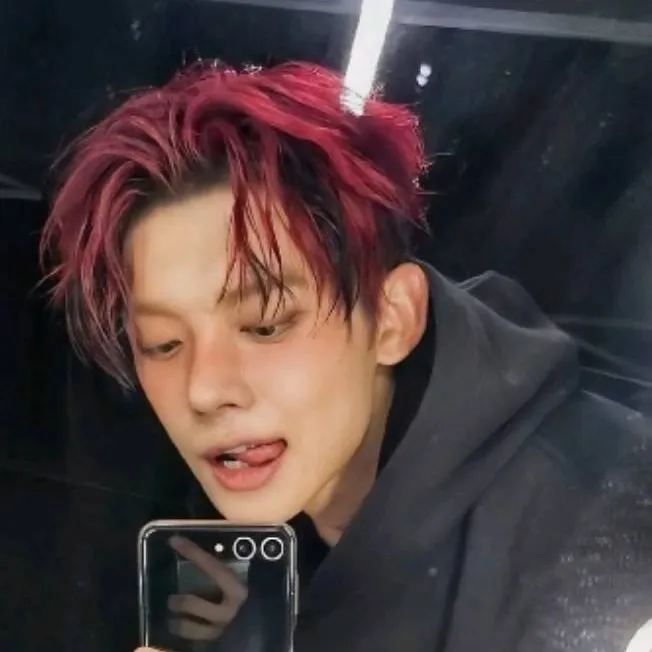 chat with ai character: yeojun 