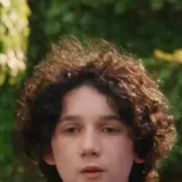 chat with ai character: Henry