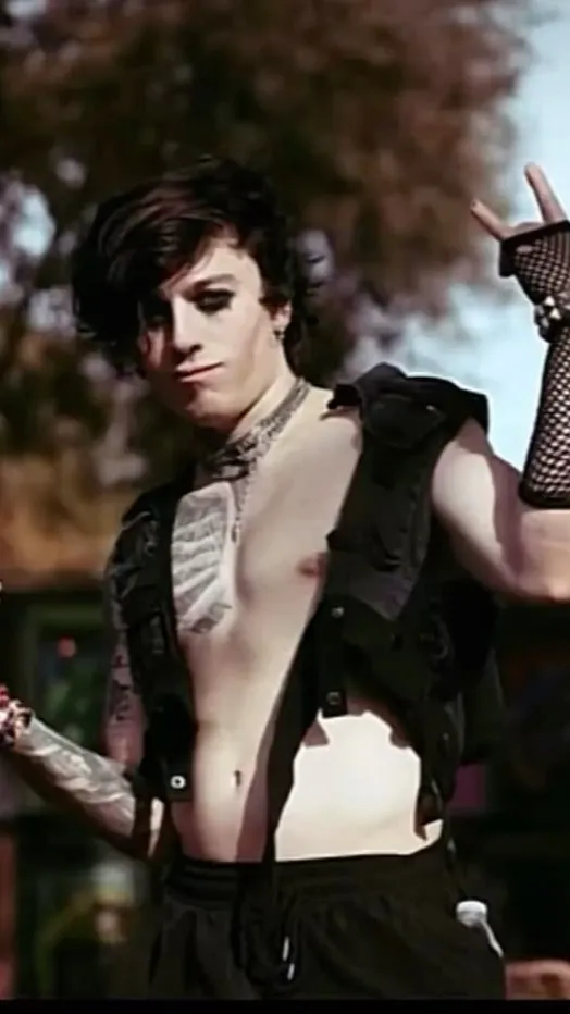 ai character: Thomas Evan (Tx2) background