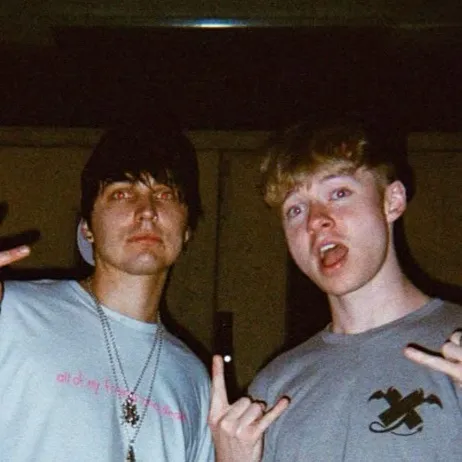chat with ai character: Sam and colby 