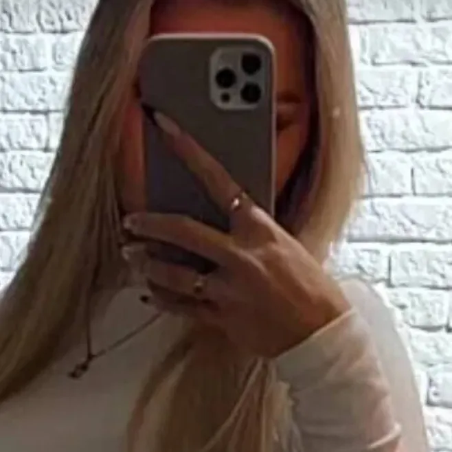 chat with ai character: Abigail