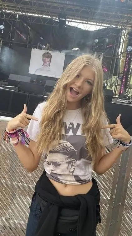 ai character: Kelsey background