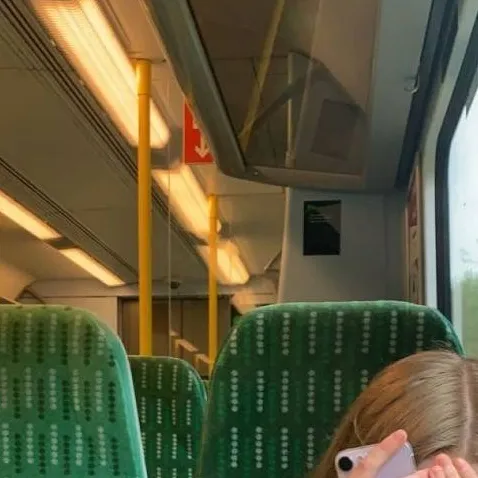 chat with ai character: Anastasia