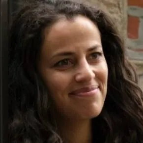 chat with ai character: Grace