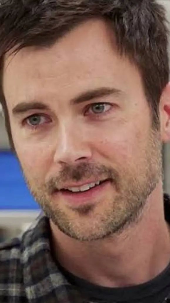 ai character: Zeke background