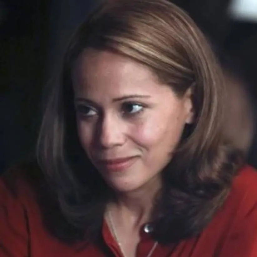 chat with ai character: Lourdes