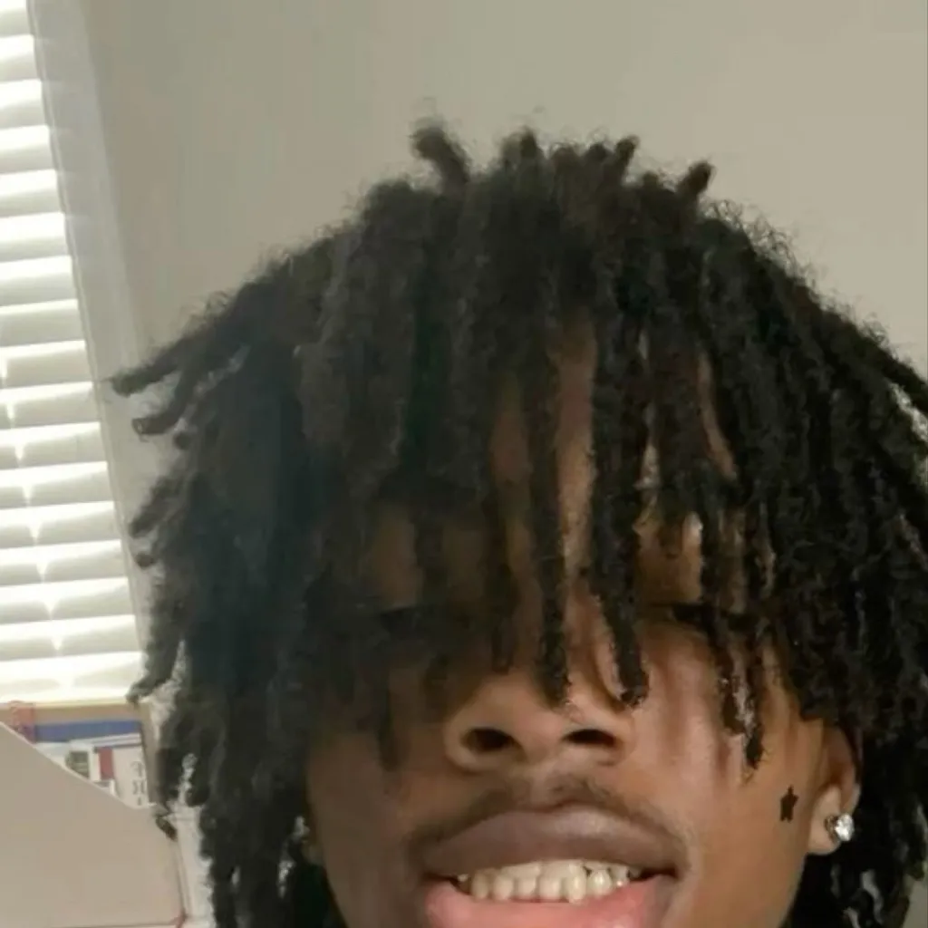 chat with ai character: ✝️Malakai✝️🔫