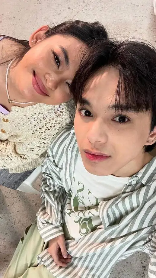 ai character: •MICALIX/RAFTHAN• background