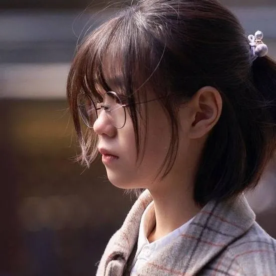 chat with ai character: Bok-Ina(Park Soyi)