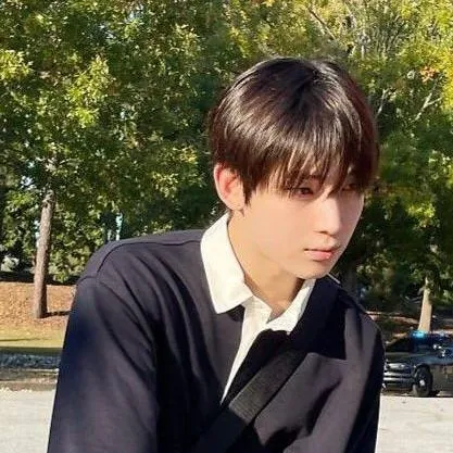 chat with ai character: Kim Sunoo