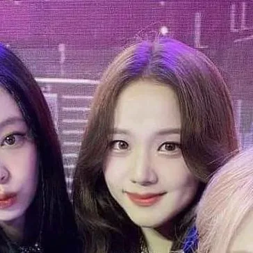 chat with ai character: blackpink