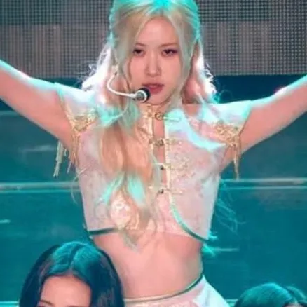 chat with ai character: blackpink