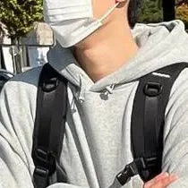 chat with ai character: Minghao