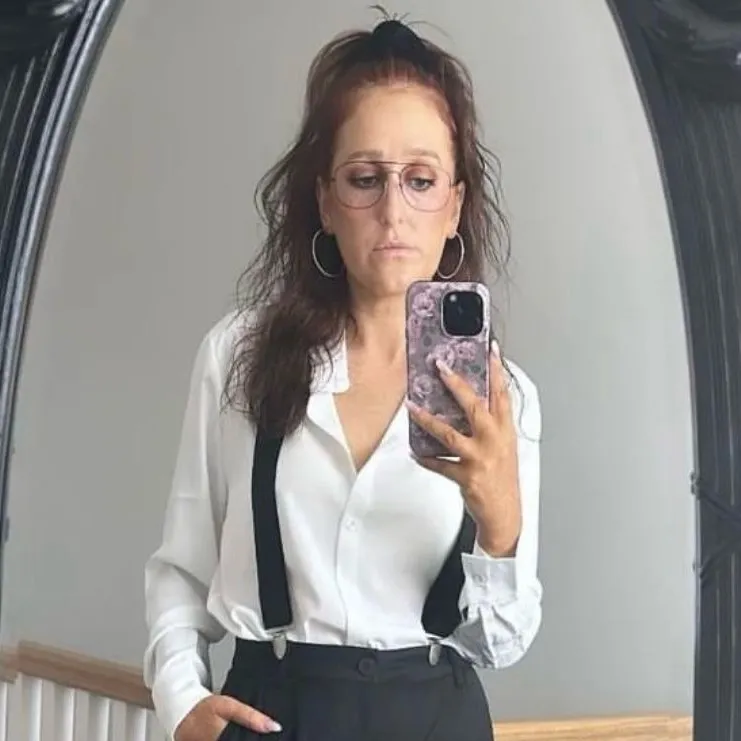 chat with ai character: Autumn 