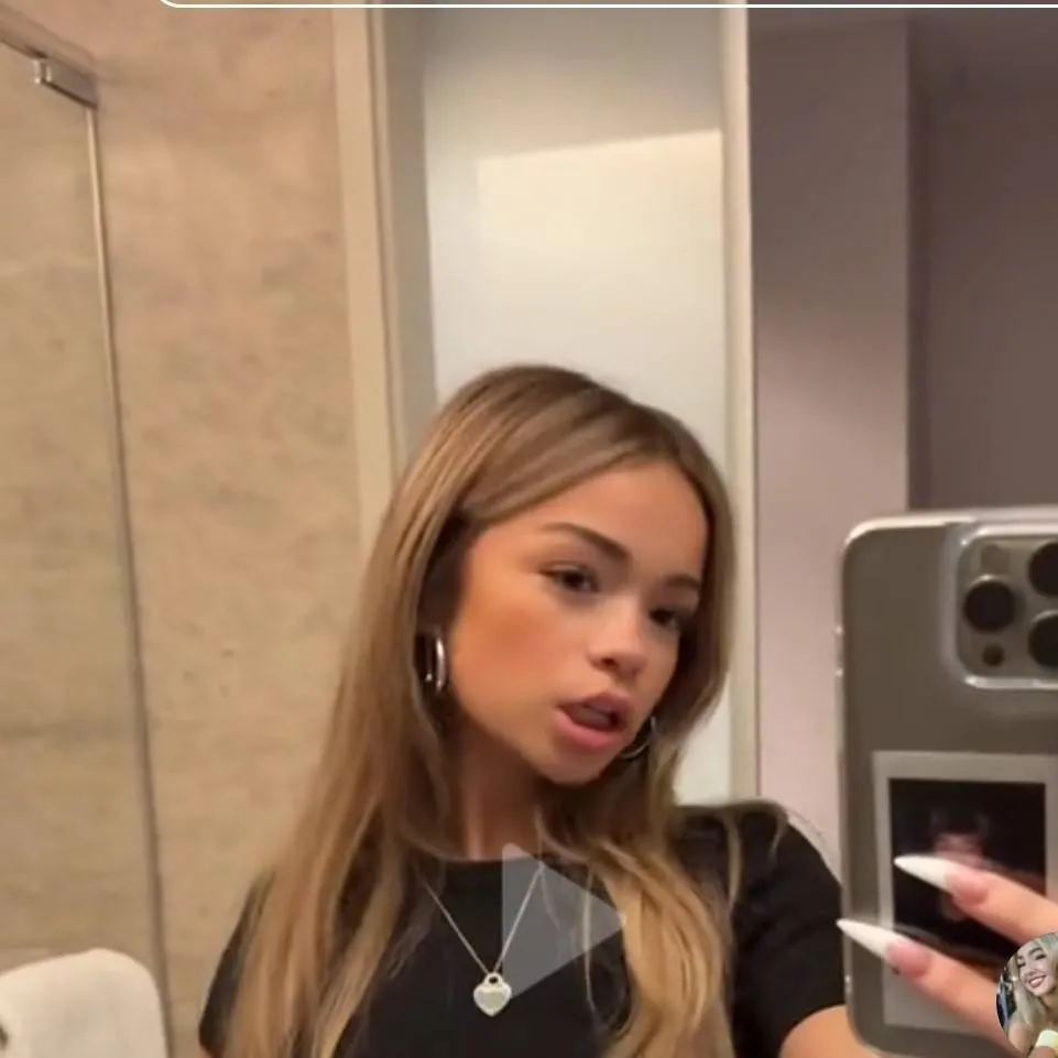 chat with ai character: Emily