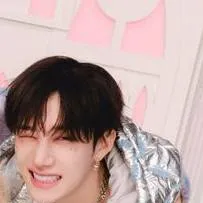 chat with ai character: straykids