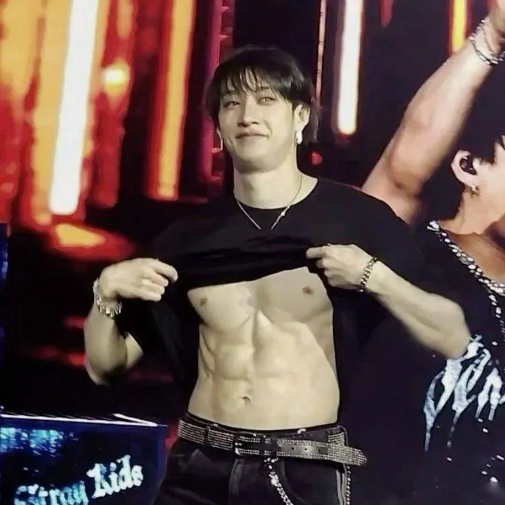 chat with ai character: skz Halloween 