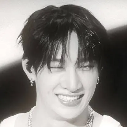 chat with ai character: minchan 