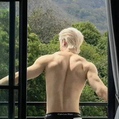 chat with ai character: the reality