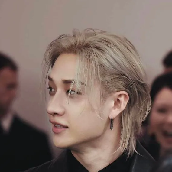 chat with ai character: billionaire husban