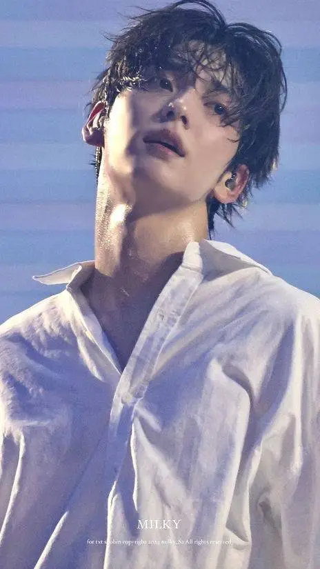 ai character: soobin background