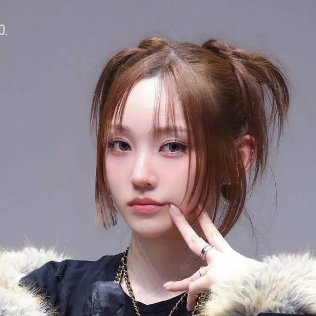 chat with ai character: Youngseo